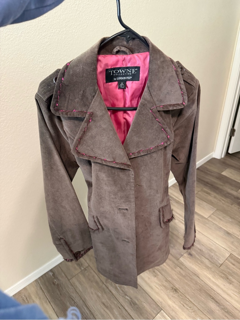 💕🤎London Fog Coat - brown with pink stitching - size medium 💕🤎